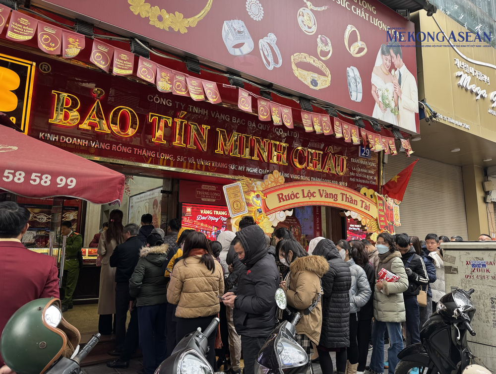 Giá vàng hạ nhiệt phiên đầu năm