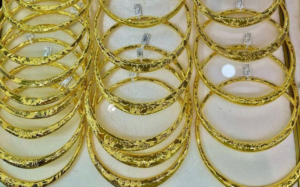 Cuối tuần, giá vàng trong nước 'bốc hơi', giảm còn 172 triệu đồng/lượng