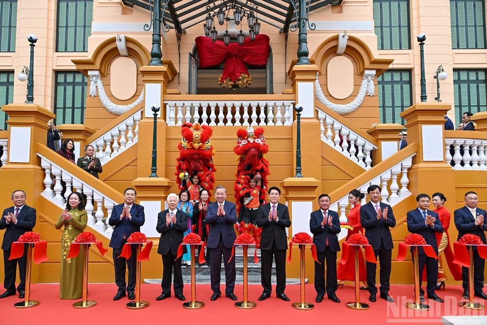Tin nổi bật ngày 2/2: Khởi công dự án Khu đô thị đa mục tiêu tại Hà Nội; Báo Nhân Dân ra mắt 'Chuyến tàu hạnh phúc'; Khai mạc Hội chợ Mùa Xuân lần thứ nhất năm 2026