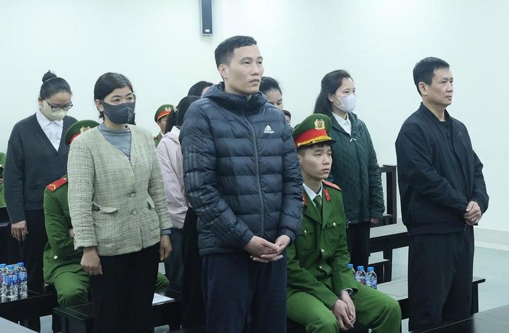 'Bà trùm' đường dây buôn lậu hơn nửa tấn vàng lĩnh án tù