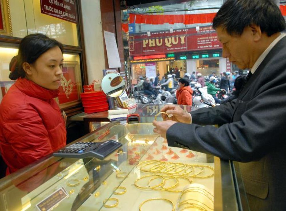 Giá vàng miếng sáng 6/2 giảm 5 triệu đồng/lượng