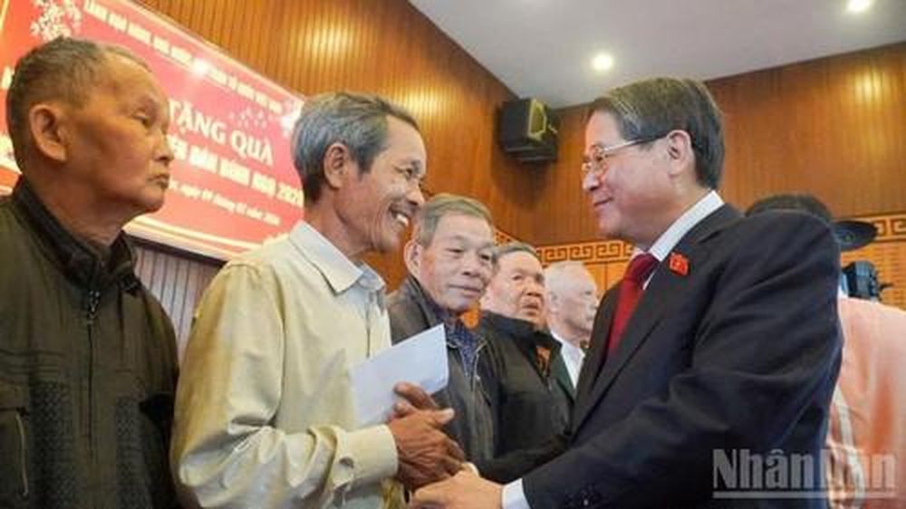 Tin nổi bật ngày 9/2: Tổng Bí thư Tô Lâm thăm, chúc Tết tại Thành phố Hồ Chí Minh, Tây Ninh; Thủ tướng Phạm Minh Chính chủ trì lễ phát động 2 phong trào thi đua