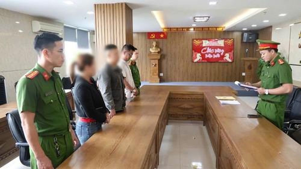 Tin nổi bật ngày 9/2: Tổng Bí thư Tô Lâm thăm, chúc Tết tại Thành phố Hồ Chí Minh, Tây Ninh; Thủ tướng Phạm Minh Chính chủ trì lễ phát động 2 phong trào thi đua