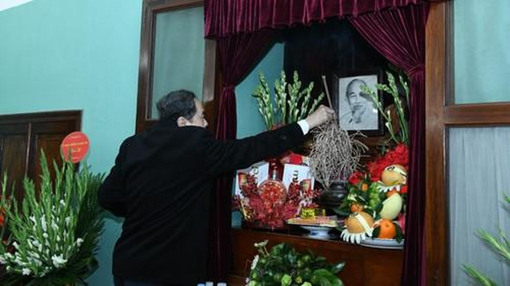 Tin nổi bật ngày 9/2: Tổng Bí thư Tô Lâm thăm, chúc Tết tại Thành phố Hồ Chí Minh, Tây Ninh; Thủ tướng Phạm Minh Chính chủ trì lễ phát động 2 phong trào thi đua
