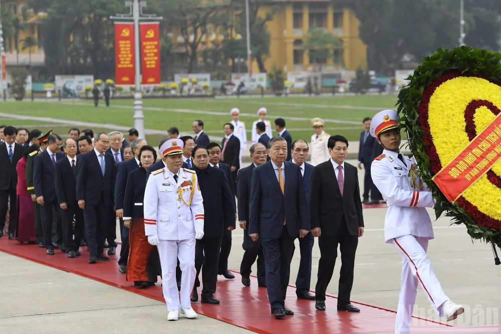 Tin nổi bật ngày 13/2: Lãnh đạo Đảng, Nhà nước dâng hương tưởng niệm và thăm, chúc Tết nhân dịp Xuân Bính Ngọ 2026; Quy định về quản lý và sử dụng thẻ đảng viên