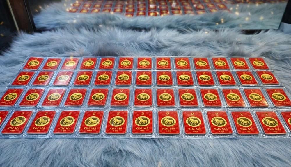 Giá vàng neo vùng đỉnh, nhưng phí chế tác mới quyết định lời hoặc lỗ