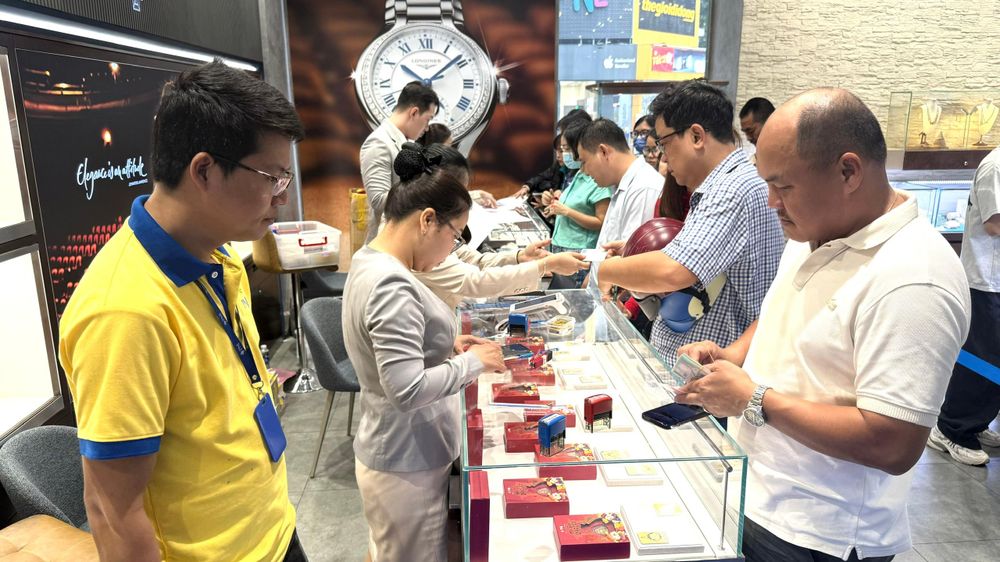 Chiều ngày Vía Thần Tài: Giá vàng trong nước tiếp tục giảm