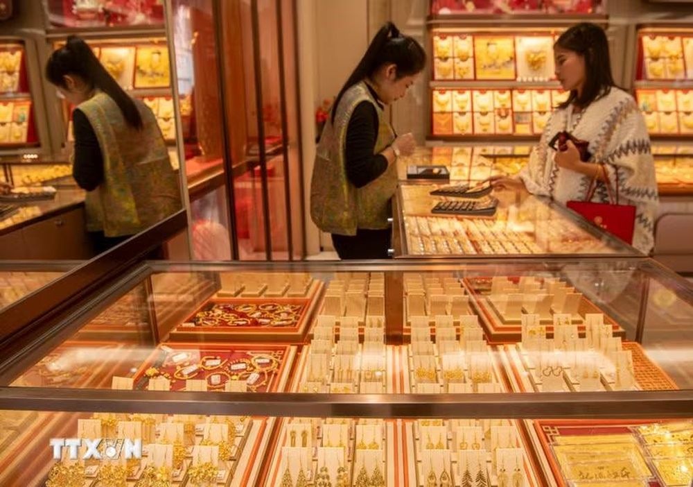 Giá vàng thế giới tăng nhẹ nhờ thỏa thuận ngừng bắn Mỹ-Iran