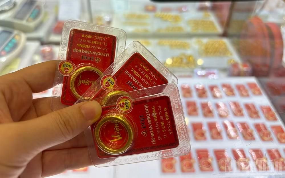 Giá vàng ngày 11/5: Vàng nhẫn, vàng miếng quay đầu giảm mạnh