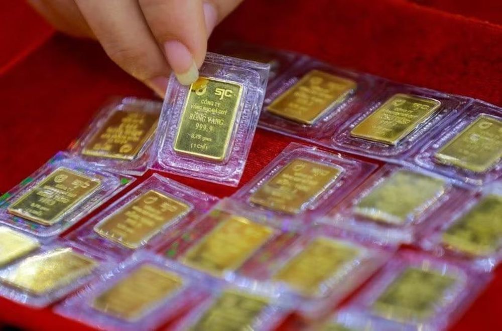 Giá vàng trong nước đi ngang, giao dịch ở ngưỡng 165 triệu đồng mỗi lượng