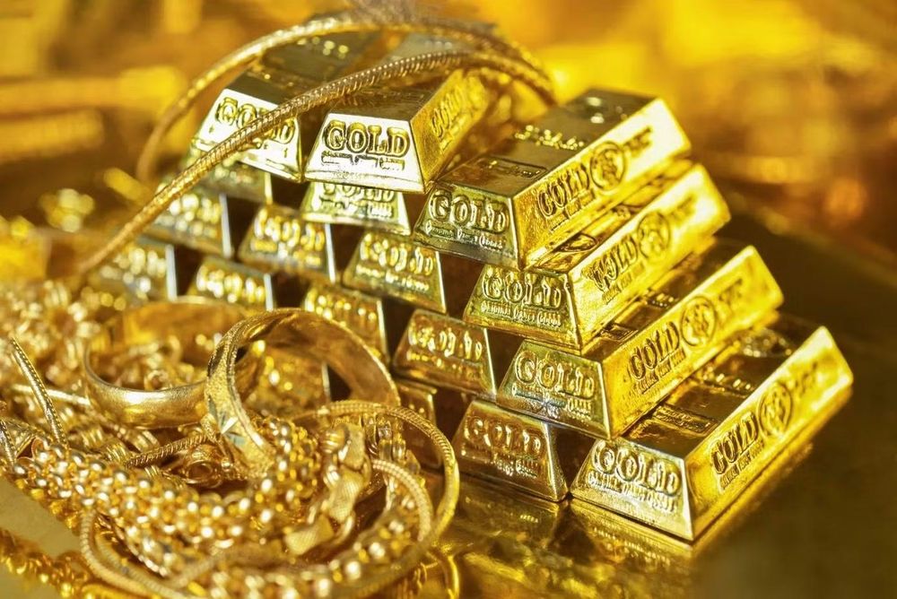 Giá dầu thế giới tăng vọt khi Mỹ tập kích Iran