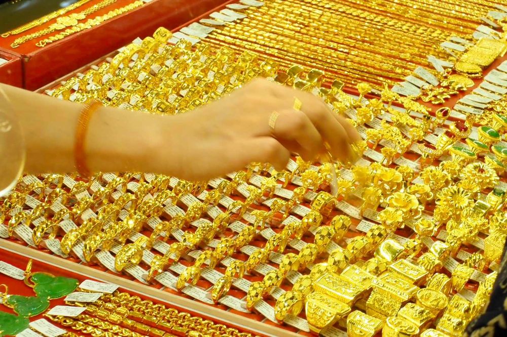 Giá vàng chiều 20-8 giảm nhẹ so với buổi sáng
