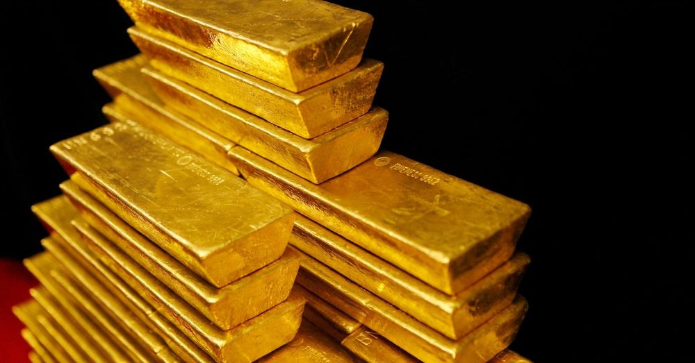 Giá vàng thế giới tiến sát 4.700 USD