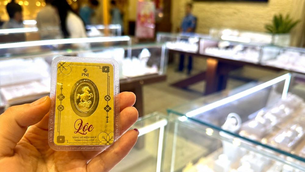 Chiều 7-9, giá vàng giảm thêm 500.000 đồng/lượng so với buổi sáng