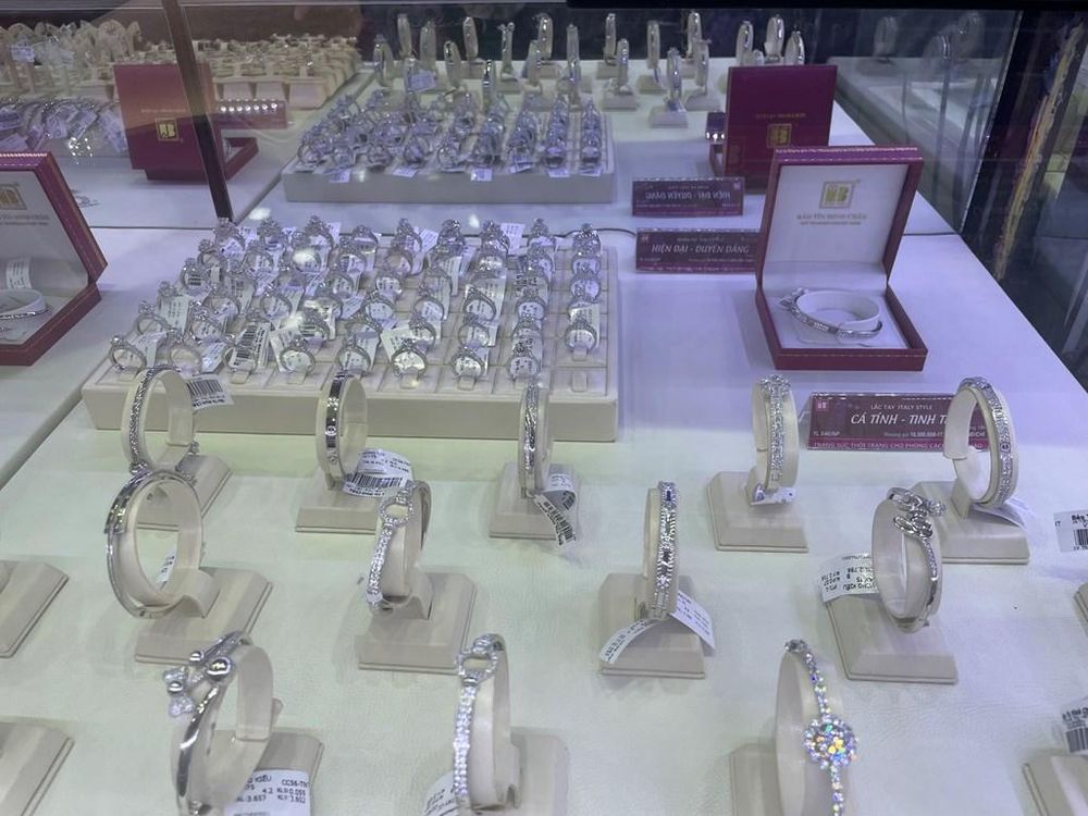 Giá bạc hôm nay 8/9: Bạc Phú Quý, DOJI, Ancarat đồng loạt tăng