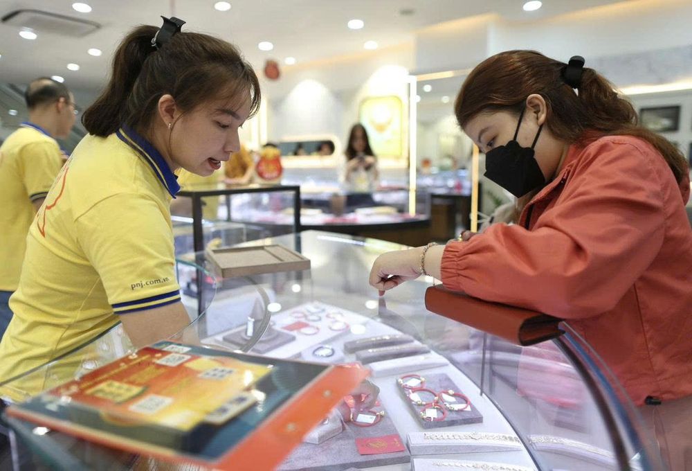 Giá vàng trưa 20-10: Các doanh nghiệp điều chỉnh trái chiều