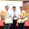 Phường Tây Tựu trao tặng Huy hiệu Đảng đợt 19/5, đẩy mạnh học tập và làm theo Bác