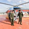Trực thăng đưa người dân bị tai nạn nguy kịch ở Trường Sa về đất liền điều trị