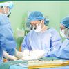 Đưa con sang Việt Nam chữa bệnh, người cha Lào nghẹn ngào viết thư cảm ơn