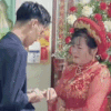 Cô dâu U50 bật khóc khi con trai riêng của chồng xin gọi là 'má'