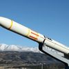 Iran lần đầu phóng tên lửa đạn đạo tấn công Israel giữa lệnh ngừng bắn