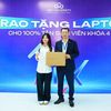 Đại học CMC tặng máy tính bảng cho tân sinh viên