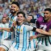 Hay là để Messi dự bị?