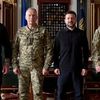 Ukraine: Rơi vào thế tiến thoái lưỡng nan, Tổng thống Zelensky đã đi 'nước cờ' sai? Tân Tổng tư lệnh quân đội đối mặt thách thức
