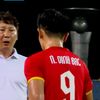 HLV Kim khó chịu với Đình Bắc