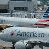 Máy bay Boeing 737 chở 181 người đâm phải chim lúc cất cánh