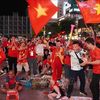 Người hâm mộ TP Hồ Chí Minh vỡ òa mừng chiến thắng của đội tuyển Việt Nam