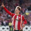 Tottenham thua thảm Brentford dù vung tiền chuyển nhượng