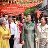 Phu nhân Tổng Bí thư, Chủ tịch nước Tô Lâm và Phu nhân Tổng thống Myanmar tham quan làng lụa Vạn Phúc