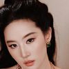 Hồ Ngọc Hà xuất hiện bên Lưu Diệc Phi
