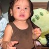Xót xa bé gái 2 tuổi đi lạc giữa đêm, liên tục gọi tìm người thân