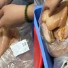 Phát hiện thịt gà, tôm có mùi bất thường vào trường học: Đơn vị cung cấp thực phẩm nói gì?