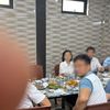 Bí thư xã bị phản ánh 'tụ tập ăn uống, sử dụng rượu, bia' trong giờ hành chính nói gì?