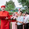 Chú rể 64 tuổi bay nửa vòng trái đất từ Mỹ về Đắk Lắk cưới vợ kém 21 tuổi