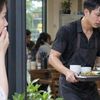 Chồng đi làm về lúc nào trên người cũng bốc mùi khó chịu, tôi ngã ngửa biết lý do trong một lần đi ăn trưa