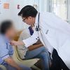 Tan ca giữa trời mưa giông, người phụ nữ bị sét đánh, cổ đeo dây chuyền cháy xém