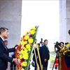 Thủ tướng Lê Minh Hưng tưởng niệm, tri ân tại các đài tưởng niệm ở Campuchia