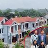 5 anh em ở Phú Thọ xây nhà quây quần trên đất 3.000m2, không tường rào ngăn cách