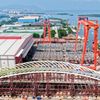 Cân nhắc phương án lai dắt nhịp chính vòm thép của cầu đi bộ qua sông Sài Gòn