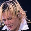 Big Bang làm 'nổ tung' Mỹ Đình, G-Dragon đập đàn gây sốc