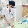 Đắp lá ớt chữa vết thương, người phụ nữ 65 tuổi đối diện nguy cơ mất chân