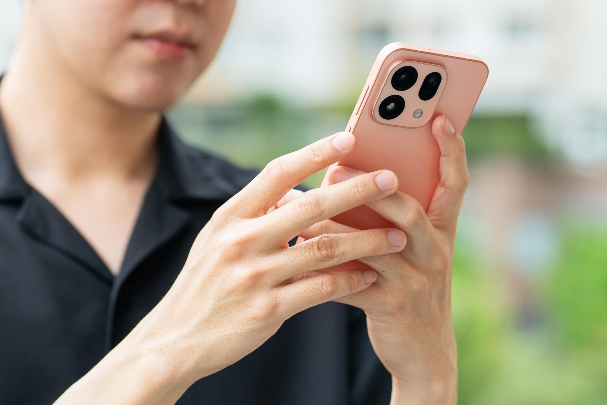 Cụm camera được bố trí dạng vuông trên Find X9s.