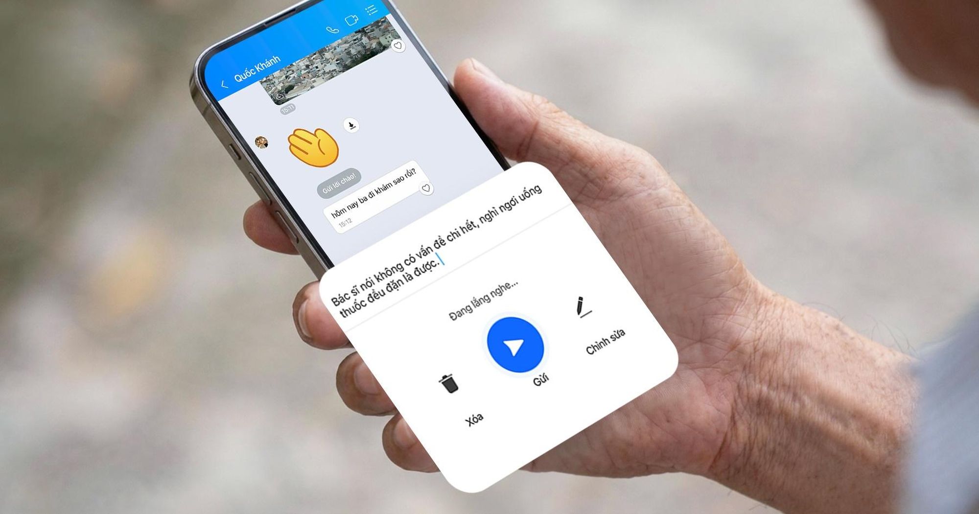  Ông Nguyễn Bá Trần thường xuyên sử dụng tính năng Soạn tin nhắn bằng văn bản để trò chuyện cùng con trai. 