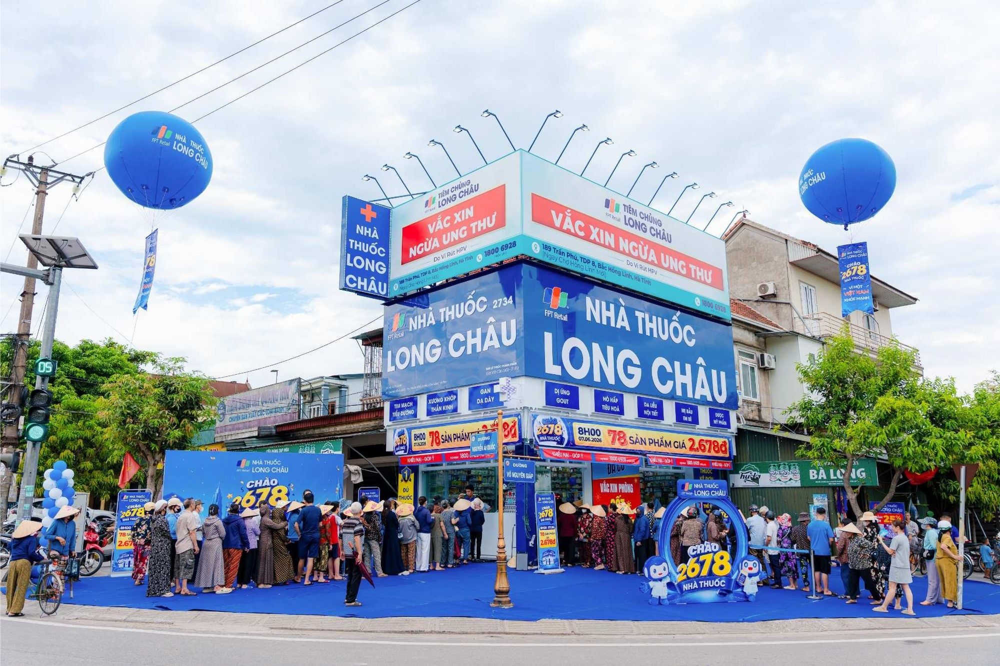  2.678 nhà thuốc Long Châu là 2.678 điểm chạm y tế gần người dân, sát người dân. 