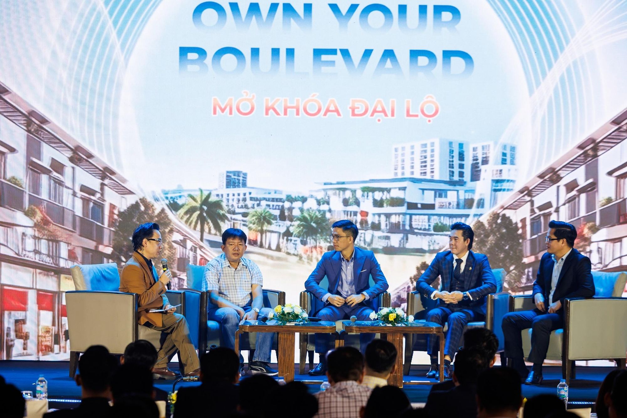  Giá trị dòng nhà phố đại lộ được phân tích từ nhiều góc nhìn tại sự kiện. 