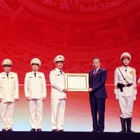 Tổng Bí thư, Chủ tịch nước Tô Lâm trao Huân chương Sao Vàng tặng lực lượng An ninh nhân dân